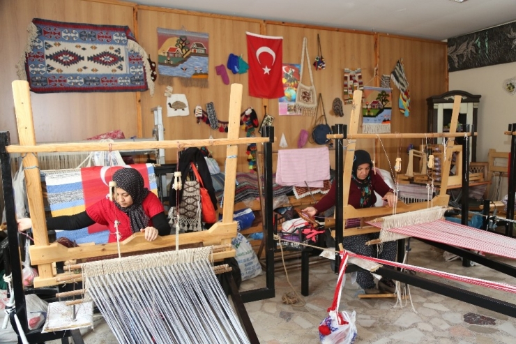 Tortek Kursiyerleri Hem Öğreniyor Hem Üretiyor