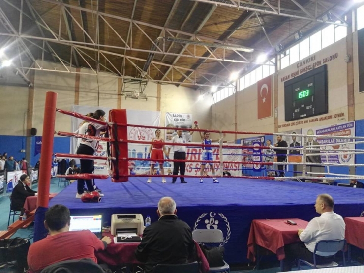 Kayserili Kadın Boksörler, Çankırı’dan Madalya İle Döndü