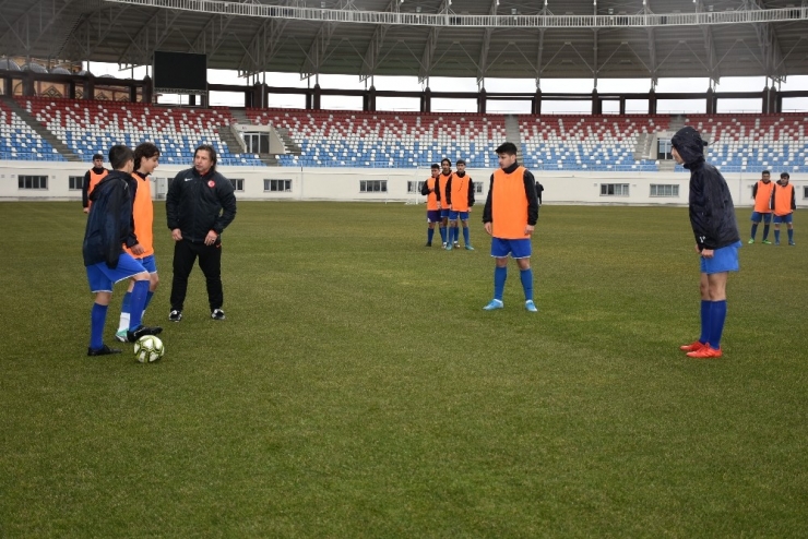 Isparta Ve Burdur’dan Ortak Antrenör Gelişim Semineri