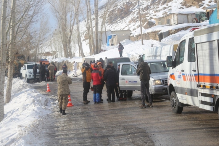 Çığ Bölgesinde Arama Çalışmalarına Ara Verildi