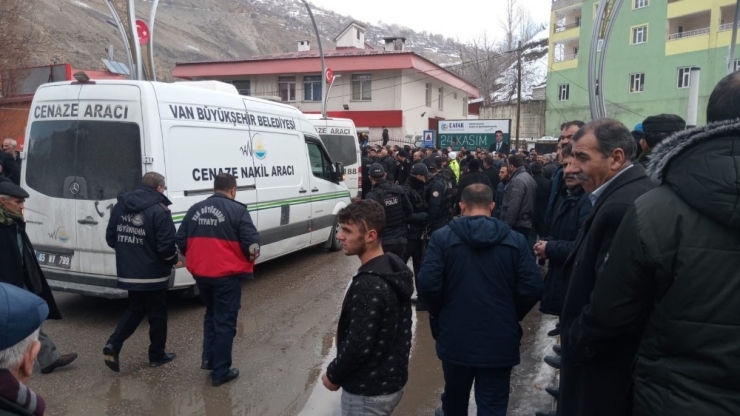 Çığ Şehidi Güvenlik Korucuları Son Yolculuklarına Uğurlandı