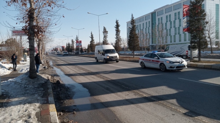Şehitlerin Naaşları Tören İçin Filo Komutanlığına Getirildi
