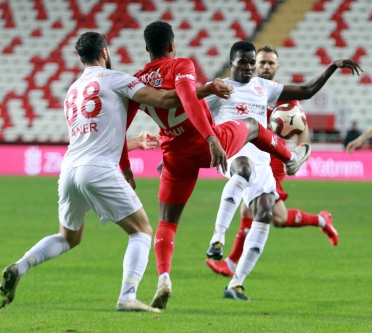 Ziraat Türkiye Kupası: Antalyaspor: 0 - Sivasspor: 0 (İlk Yarı)