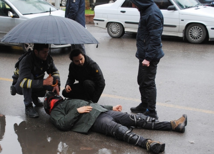 Kazaya Karışan Kadın Sürücü Hüngür Hüngür Ağladı
