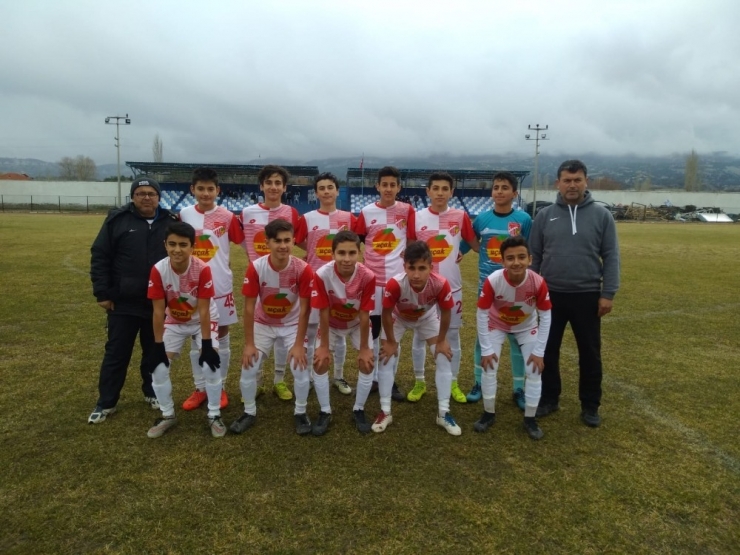 Selendi’nin Gençleri Evinde Yenildi