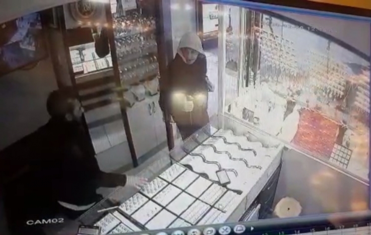 Bahçelievler’de Kuyumcunun Bıçaklanma Anı Kamerada