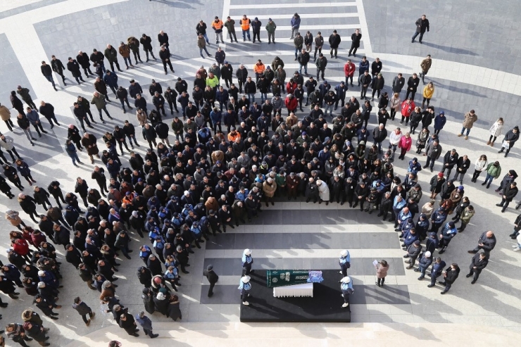 Mesai Arkadaşları Şeref Özer’i Son Yolculuğuna Uğurladı