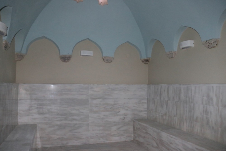 Çeşme’deki Tarihi Hamam Hizmete Açılıyor