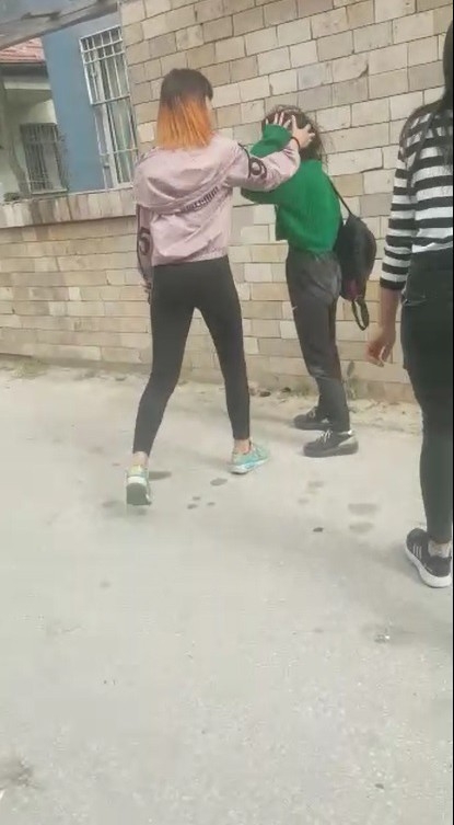 Denizli’de Kız Çocukları Çete Kurdu, Kan Donduran Görüntüler Ortaya Çıktı