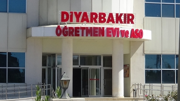 Diyarbakır Öğretmenevi Müdürü Yunus Memiş Yolsuzluk İddiasıyla Gözaltına Alındı