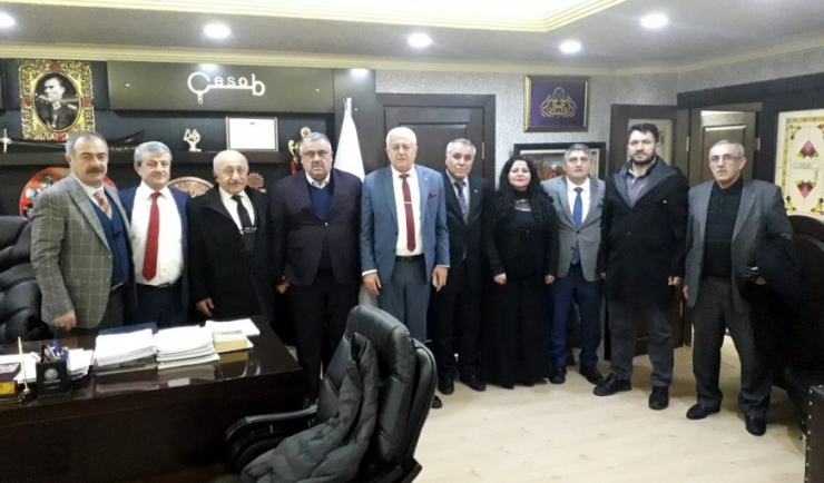 Çesob Başkanı Recep Gür, "Çorum Hak Ettiği Yere El Birliği İle Gelecek"