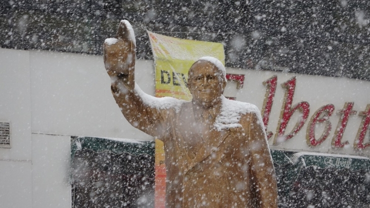 Isparta’da Kar Yağışı Etkili Oldu