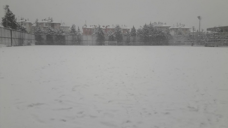 Isparta’daki Amatör Maçlara Kar Engeli
