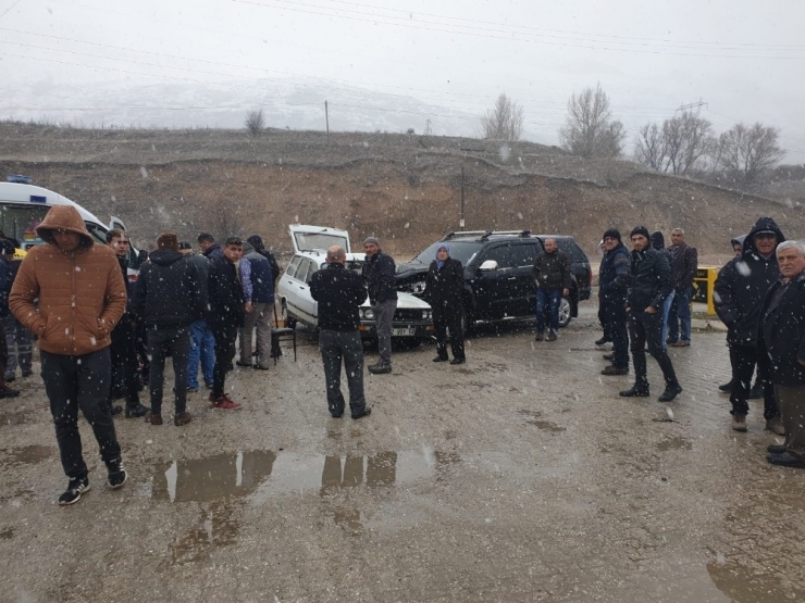 Isparta’da Otomobiller Çarpıştı: 3 Yaralı