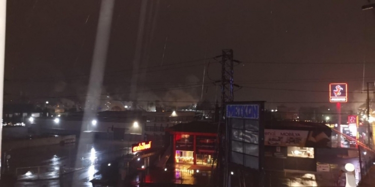 Kocaeli’de Fabrika Yangını Korkuttu