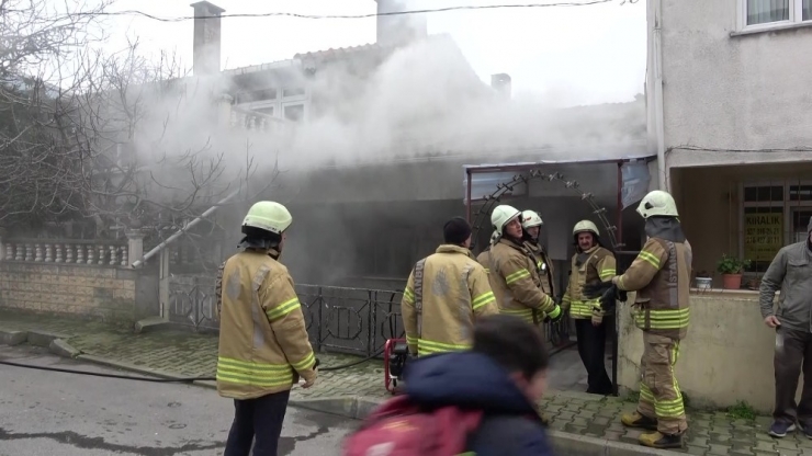 Maltepe’de İki Katlı Evde Yangın
