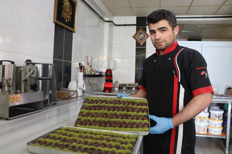 Mor Baklava İle Göbek Derdine Son