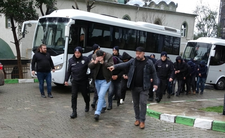 Uyuşturucu Operasyonunda Gözaltına Alınan 23 Kişi Adliyede