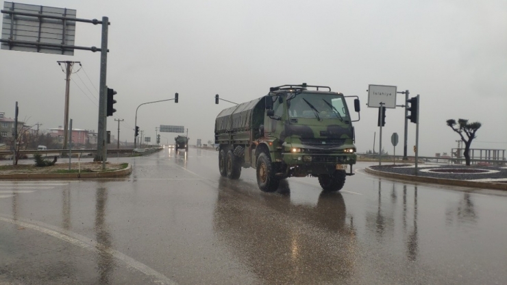 Suriye Sınırına Zırhlı Araç Sevkıyatı