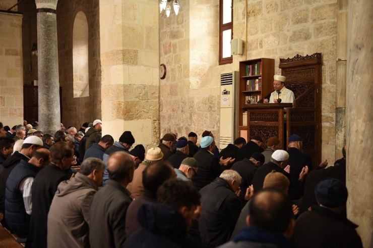 Deprem Ve Çığda Hayatını Kaybeden Vatandaşlar İçin Tarsus’ta Mevlit Okutuldu