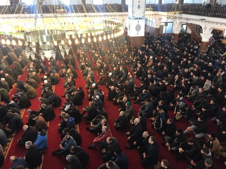 Çığ Faciasında Ölenler İçin Eller Semaya Kalktı