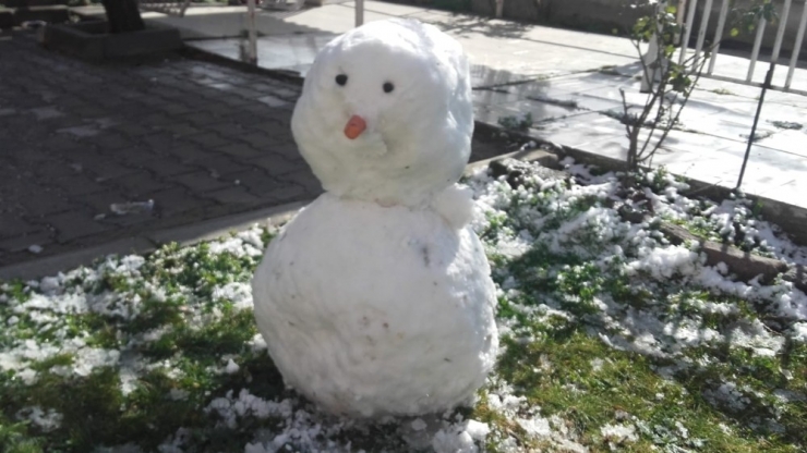 Balıkesir’de Denizde Fırtına, Dağlarda İse Kar Var