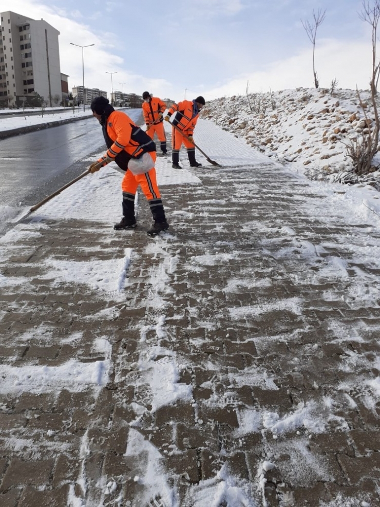 Battalgazi Belediyesi’nden Karla Mücadele Çalışmaları