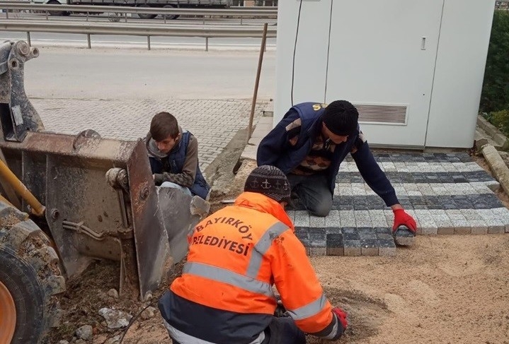 Bayırköy’de Deforme Olan Kaldırımların Yenileniyor