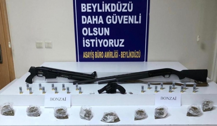 Uyuşturucu Ve Silah Deposu Yakalandı