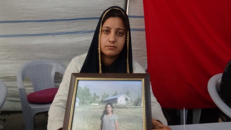 Hdp Önündeki Ailelerin Evlat Nöbeti 159’uncu Gününde