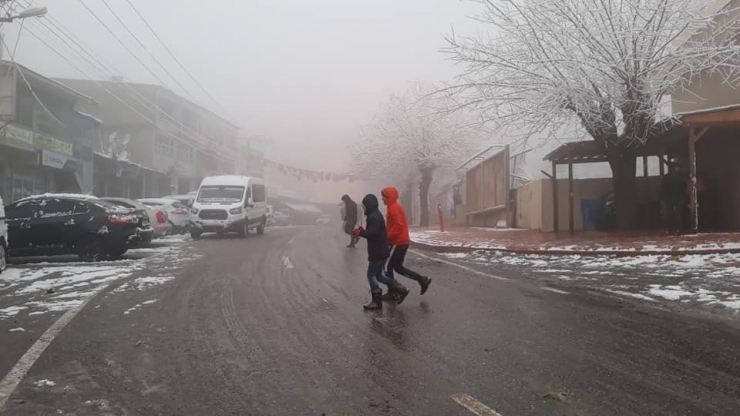 Kulp’ta Kar Yağışının Ardından Sis Etkili Oldu