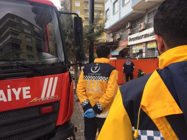 Silvan’da İntihara Kalkışan Genci Polis İkna Etti