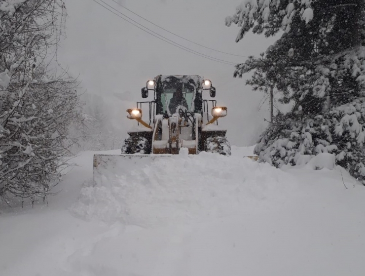 Düzce’de 116 Köy Yolu Ulaşıma Kapandı