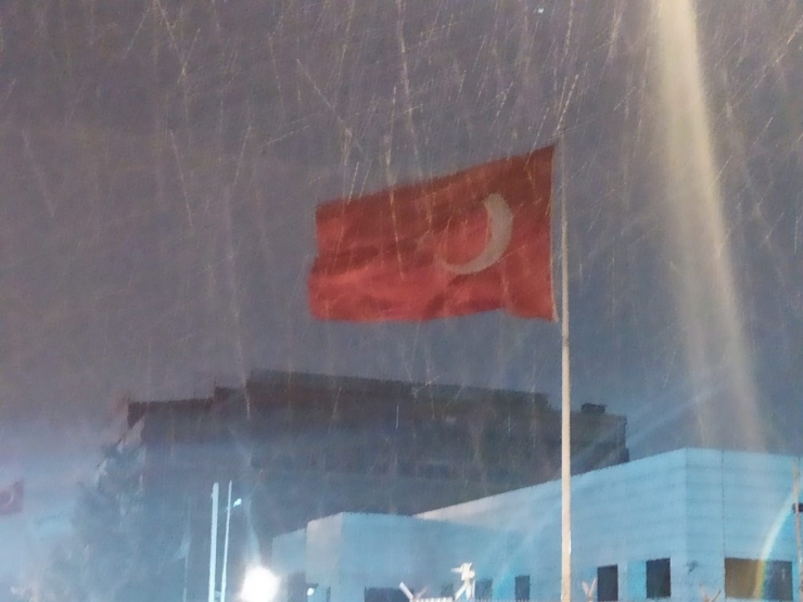 Silivri’de Vatandaşlar Karın Tadını Çıkardı