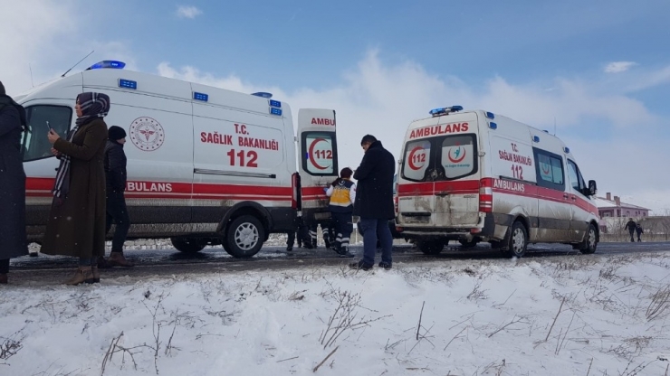 Kayseri’de Yolcu Otobüsü Devrildi, Çok Sayıda Yaralı Var