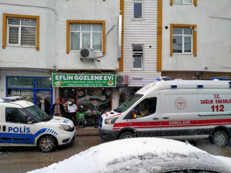 Otelde Kalan Genç Odasında Ölü Bulundu