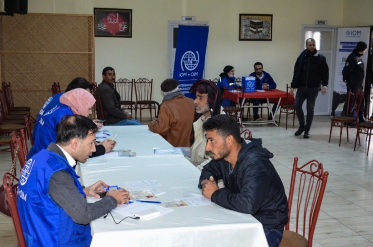 Mersin’de Sel Mağduru 300 Haneye 960’ar Lira Nakdi Yardım Yapıldı