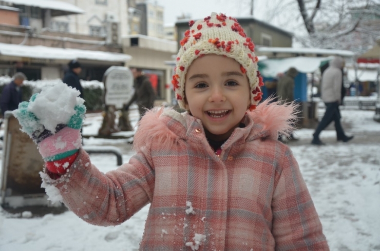Karın Keyfini En Çok Çocuklar Çıkardı