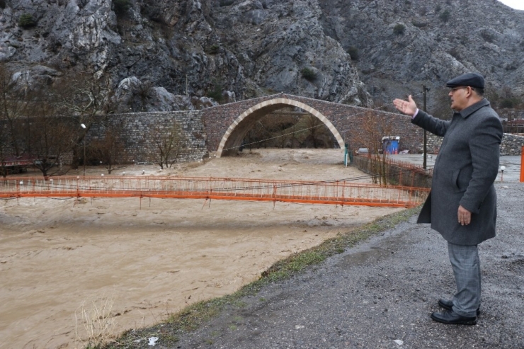 Başkan Çay’dan Büyükşehir’e Sel Tepkisi