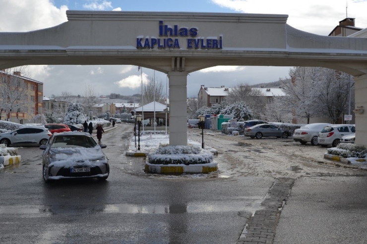 Kuzuluk İhlas Kaplıca Evlerinde Kar Keyfi