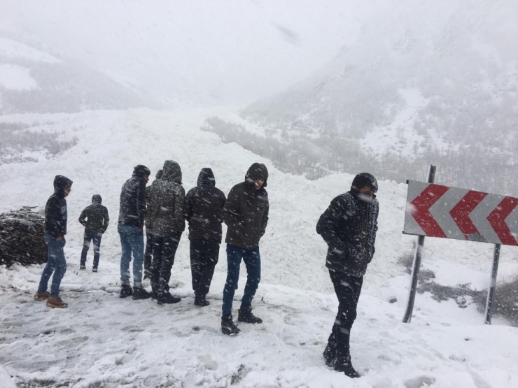 Şırnak’ta Çığ Düşme Anı Kamerada