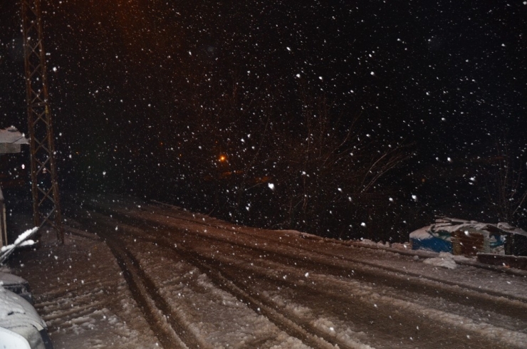 Jandarma Camilerde Türkçe Ve Kürtçe Çığ Anonsları Yaptı