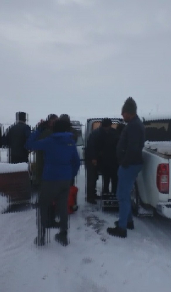 Ambulans Ulaşamayınca, 12 Yaşındaki Hasta İlçe Özel İdaresi Kamyonetiyle Kurtarıldı