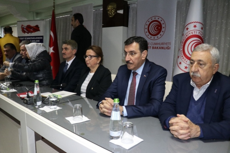 Bakan Pekcan, Esnaflarla Buluştu