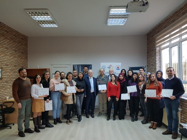 "Özel Yetenekli Çocuklar Felsefeyle Tanışıyor: Eğitici Eğitimi" Tamamlandı