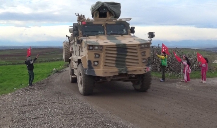 Suriye Sınırına 300’ü Aşkın Araçlı Askeri Sevkiyat