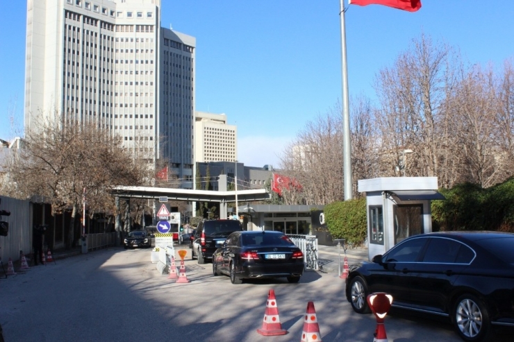 Rus Heyeti Dışişleri Bakanlığında