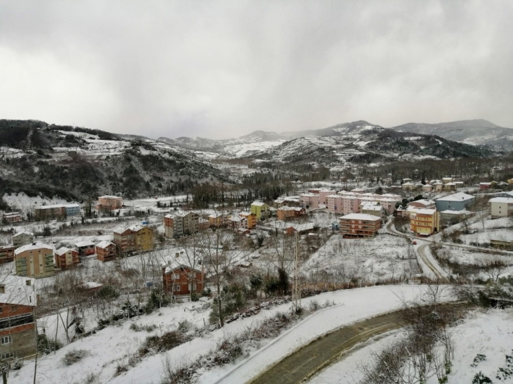 Türkeli, Güne Beyaz Örtüyle Uyandı