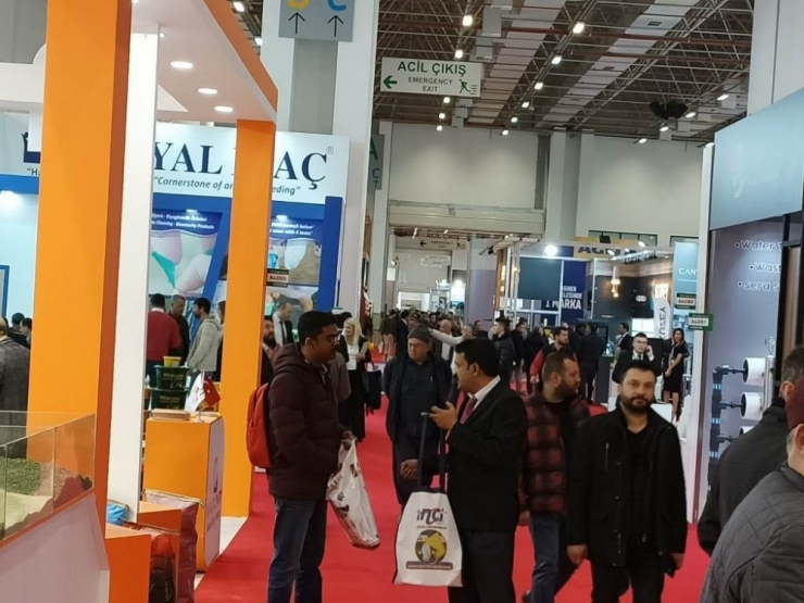 Çiftçiler İnegöl Belediyesi İle Dünyayı Takip Ediyor