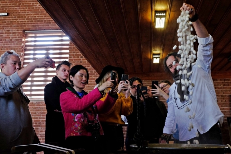 Bursa İpeğinin Fenomeni Oldular